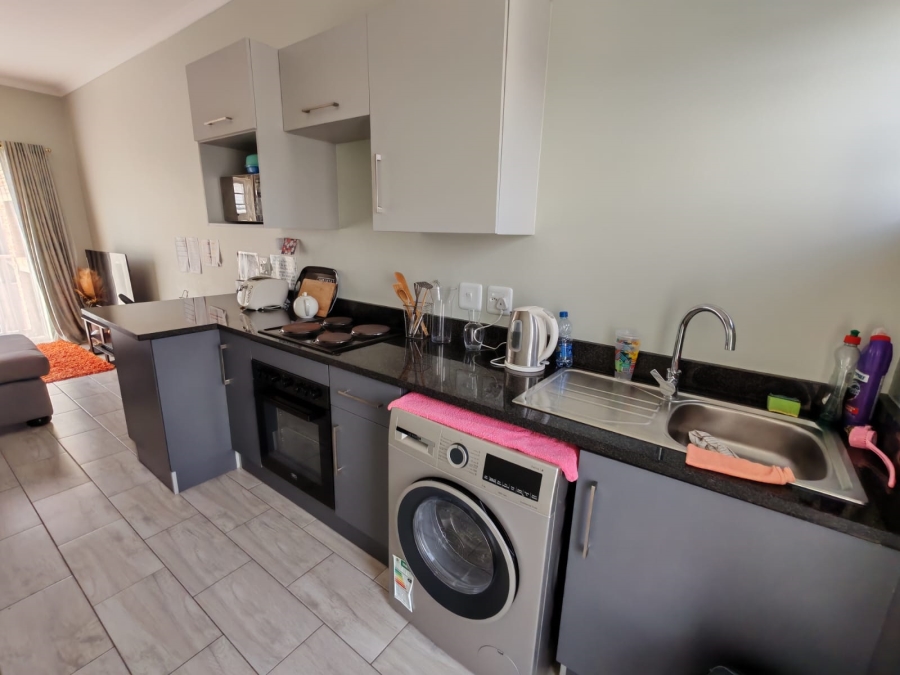 To Let 2 Bedroom Property for Rent in More Grove Eastern Cape